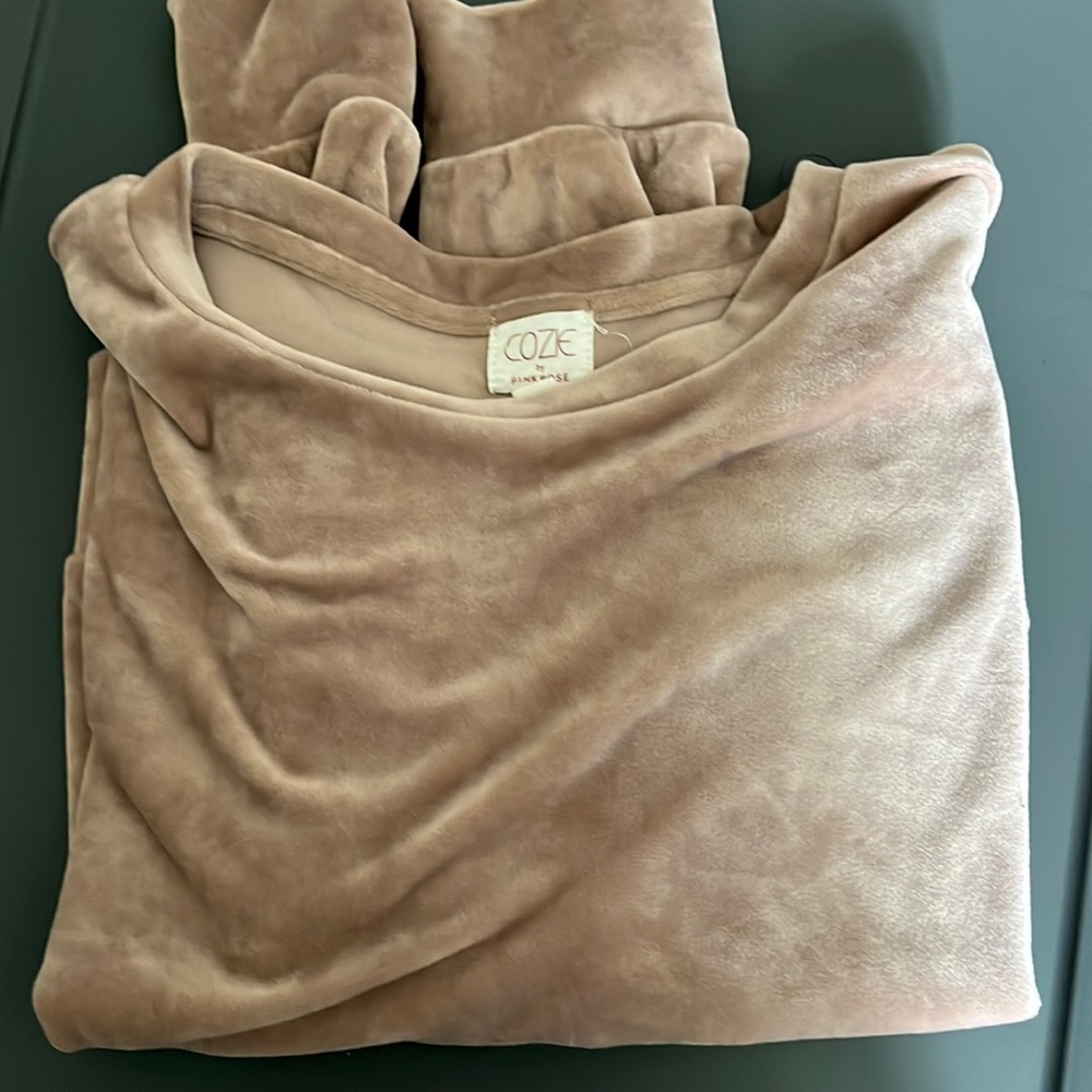womens cropped long sleeve